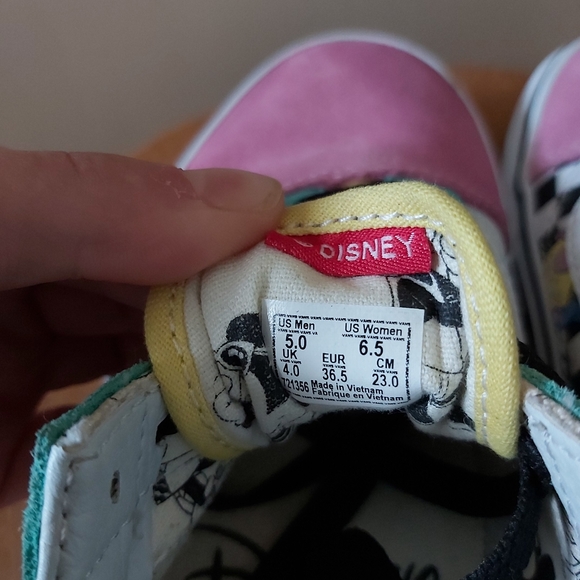 Disney x Vans Old Skool collab with Mickey Mouse - Picture 5 of 5